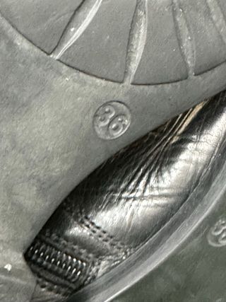 Stivali neri alti con lacci