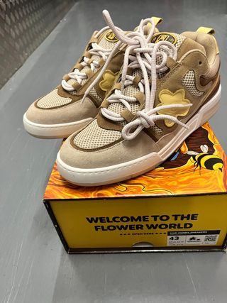 Zapatillas FLOWER INSTINCT x SNEAKMART Marrón/Amar