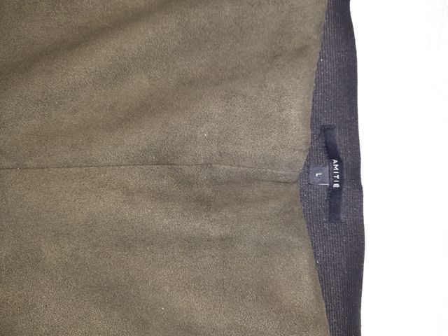 Pantalón verde oscuro tejido extensible