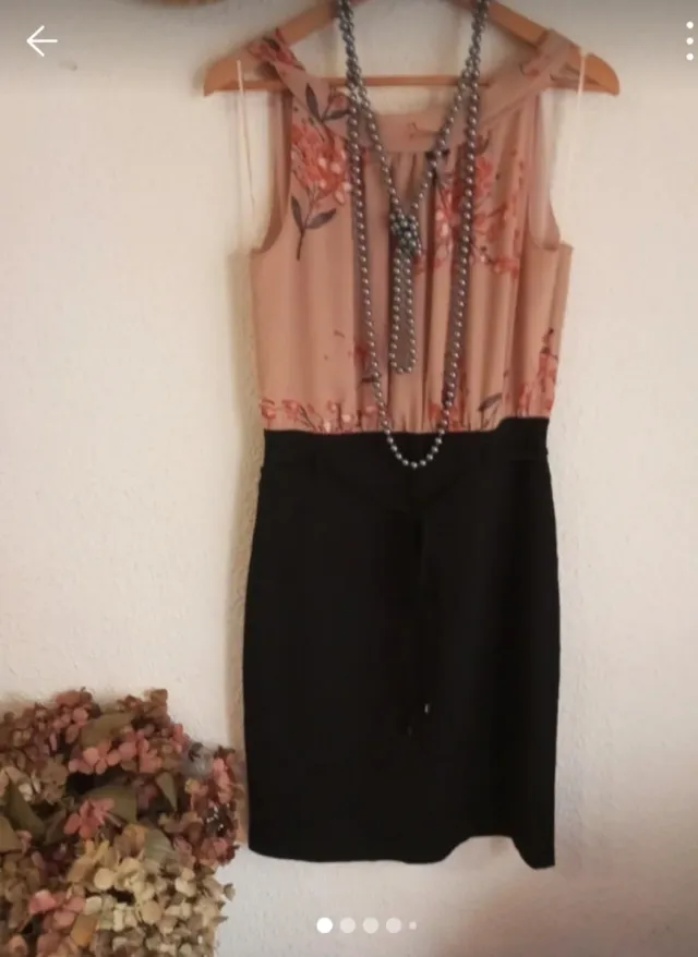 Vestido floral beige y negro