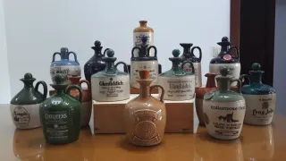 Bottiglie di whisky vintage in ceramica anni '70
