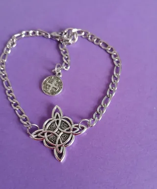 Pulsera Nudo de Bruja y San Benito