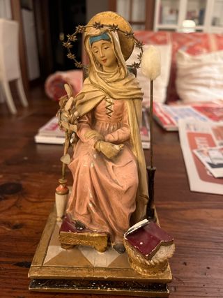Figura Virgen con Halo y Libro Altura 20 cms