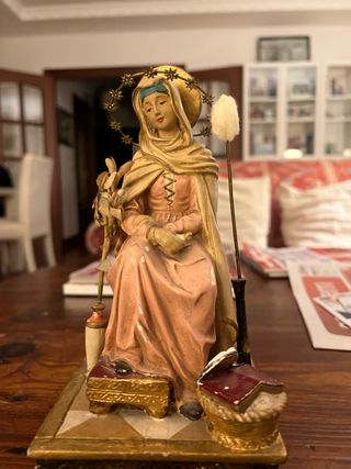 Figura Virgen con Halo y Libro Altura 20 cms