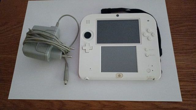 Nintendo 2DS Blanca y Roja