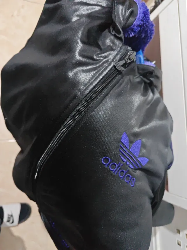 Chaqueta Adidas originals CHILE62 pelo morado