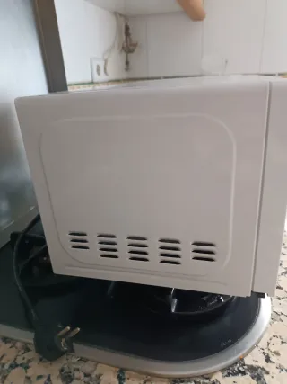 Microondas blanco