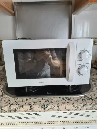 Microondas blanco
