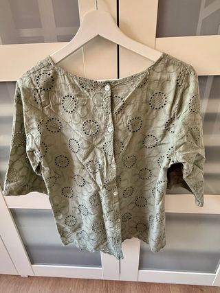 Blusa verde New Collection bordada