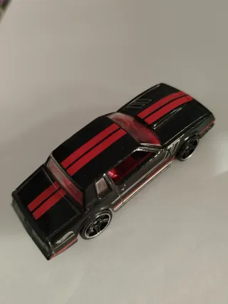 Hot Wheels '86 Monte Carlo SS