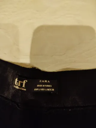 Pantalón negro ancho,con brillo,ideal para fiestq