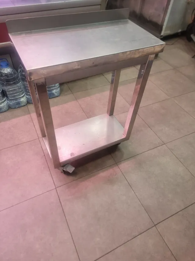 Mesita auxiliar de acero inoxidable