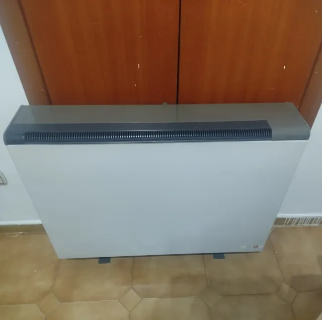 Accumulatore di calore grigio e bianco