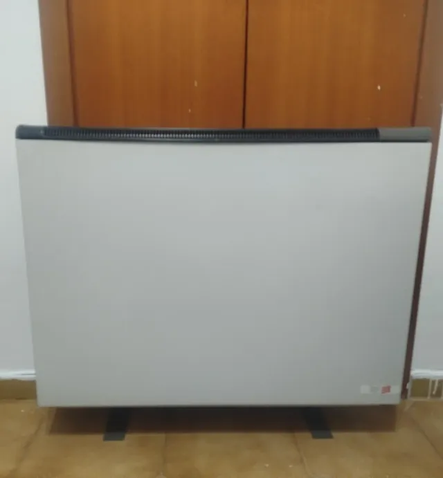 Accumulatore di calore grigio e bianco