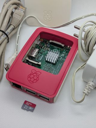 Raspberry Pi 2 Model B - Completo di accessori