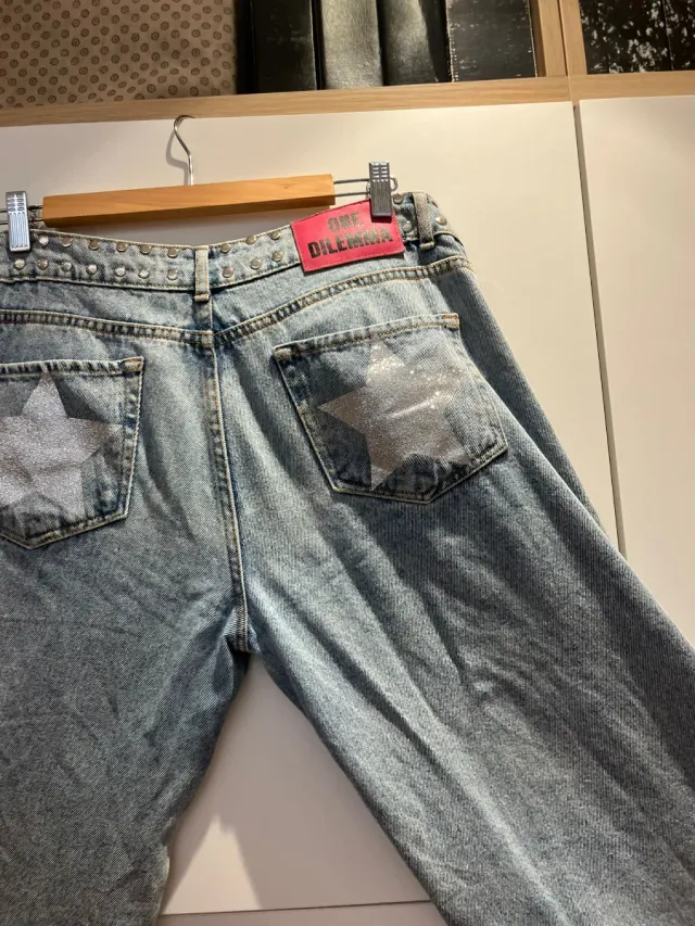 Vaqueros One Dilemma con tachuelas y estrella