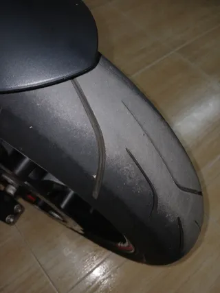 Honda Hornet 750 - Muy Equipada