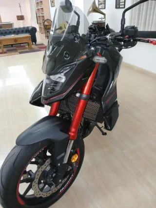 Honda Hornet 750 - Muy Equipada