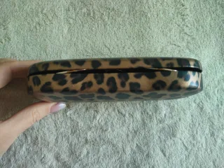 GUESS - Gafas de sol doradas y rojas