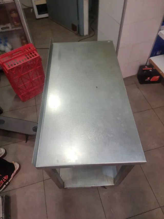 Mesa de acero inoxidable