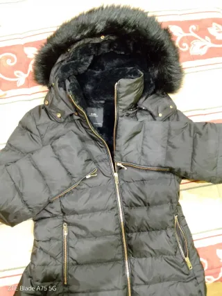 Cazadora acolchada mujer negra