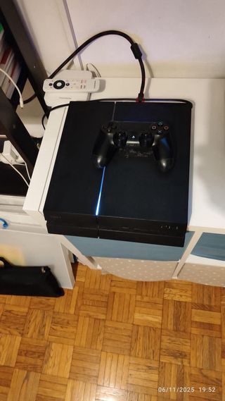 PS4 (PlayStation 4) Nera con Joypad