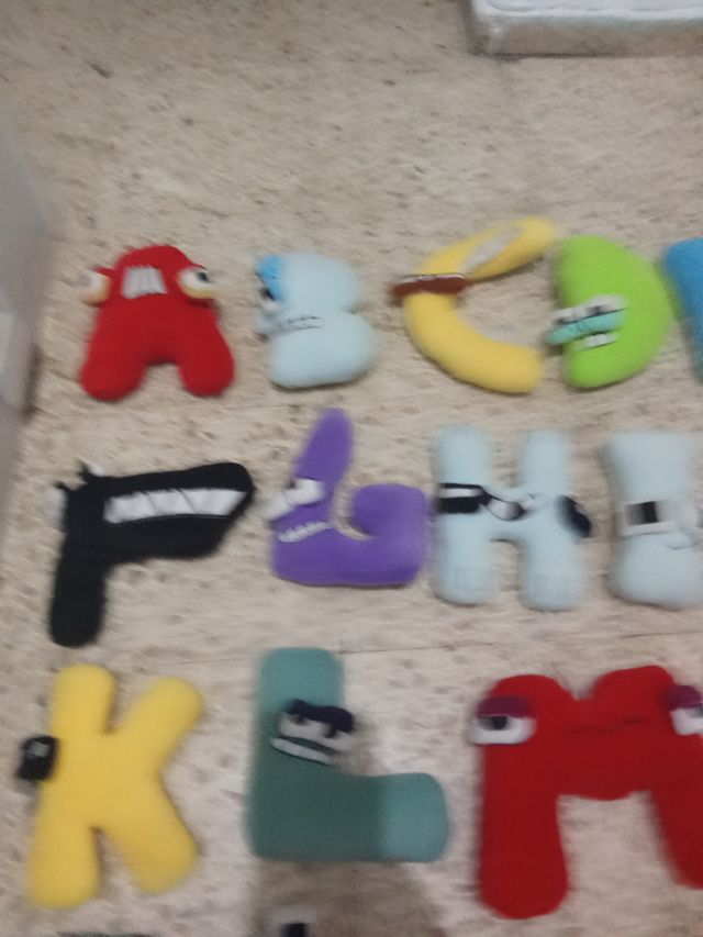 Peluche Letras y Números Variados