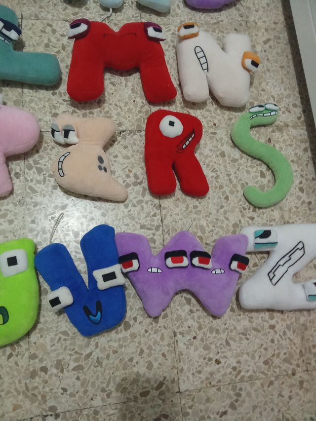 Peluche Letras y Números Variados