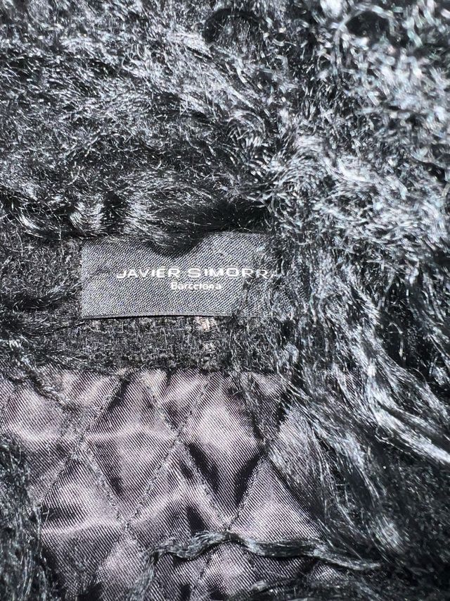 Chaqueta Simorra Negra con Detalles Dorados