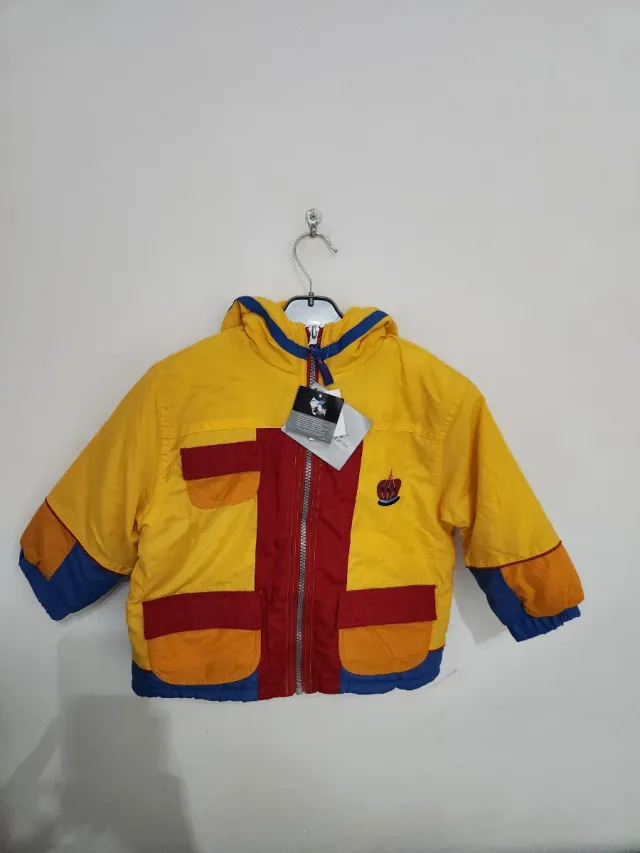 Chaqueta infantil amarilla y roja
