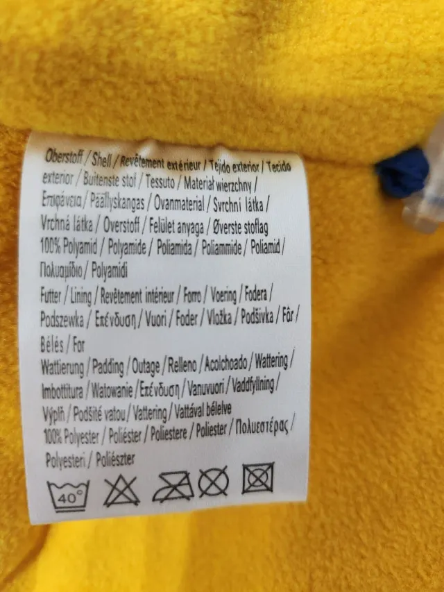 Chaqueta infantil amarilla y roja