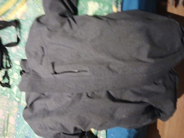 Chaqueta Trangoworld gris se vende por usar poco 