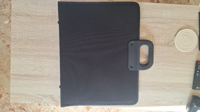 Maletín porta planos negro con asa
Tamaño A3