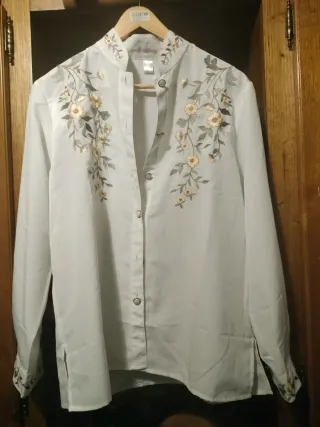 Blusa bordada floral mujer