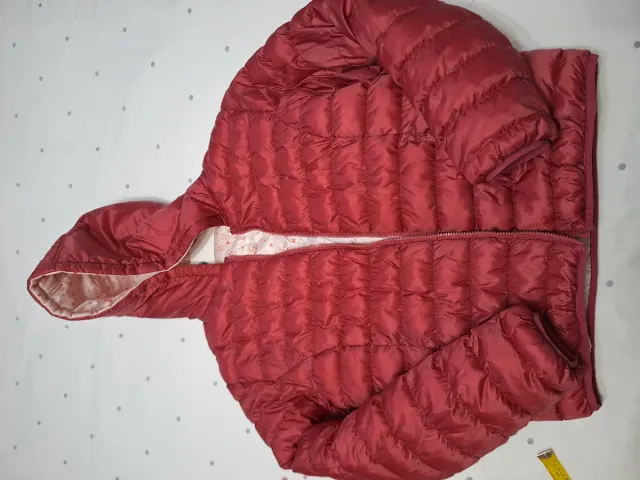 Cazadora reversible color fresa y estampado flores