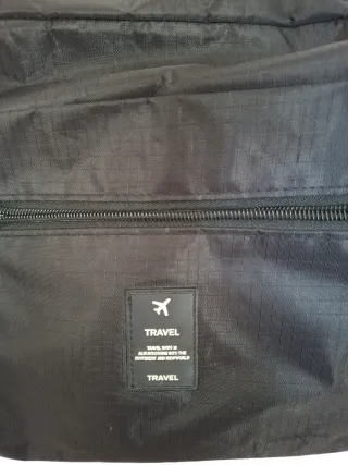 Borsone da viaggio nero. Misure rayanir accertate