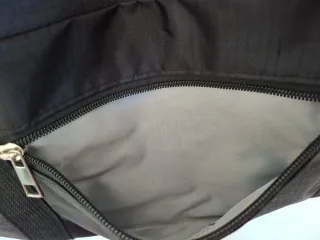 Borsone da viaggio nero. Misure rayanir accertate