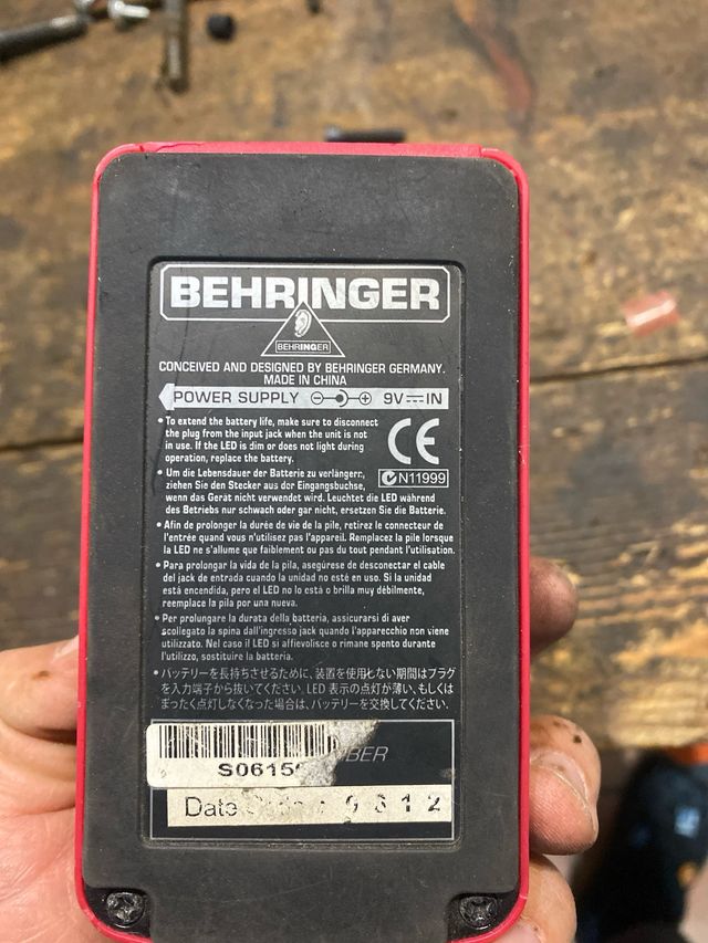 Behringer UM100 Ultra Metal Pedal