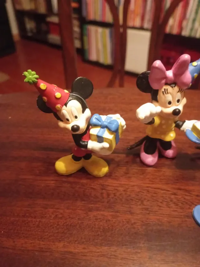 Lote de  Figuras Mickey, Minnie y Dora la Explorad