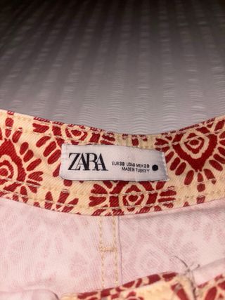 Pantalón estampado geométrico