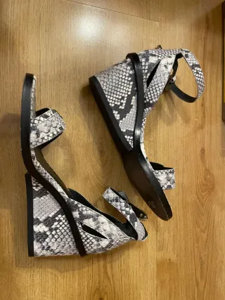 Cuñas ASH piel serpiente tacones sandalias