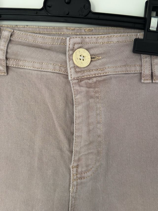 Vaqueros niña en color rosa palo. 