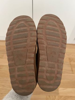 Botas de pelo niña marrones