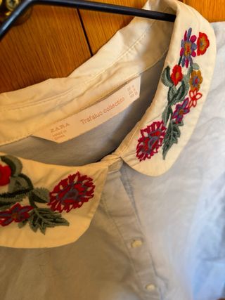 Camisa Zara cuello bordado floral