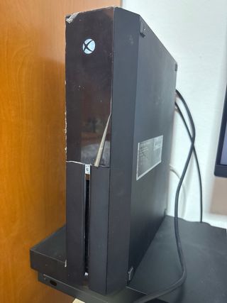 Xbox One 500 GB con Mando y Juego