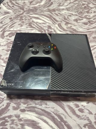 Xbox One 500 GB con Mando y Juego