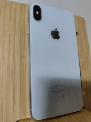 iPhone XS Max 512gb lee, muchas fundas