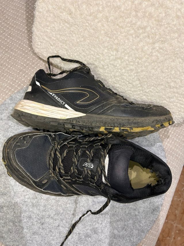 Zapatillas Trail Running EVADICT Negras y Amarilla