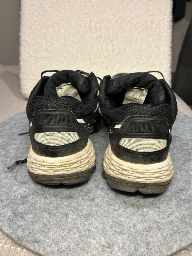 Zapatillas Trail Running EVADICT Negras y Amarilla