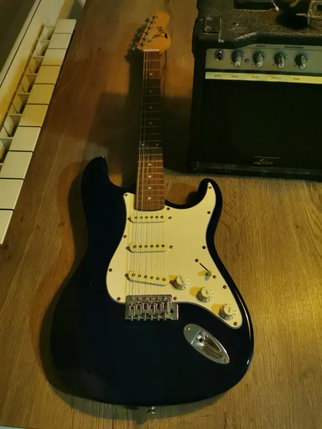 Guitarra Eléctrica Azul + Amplificador